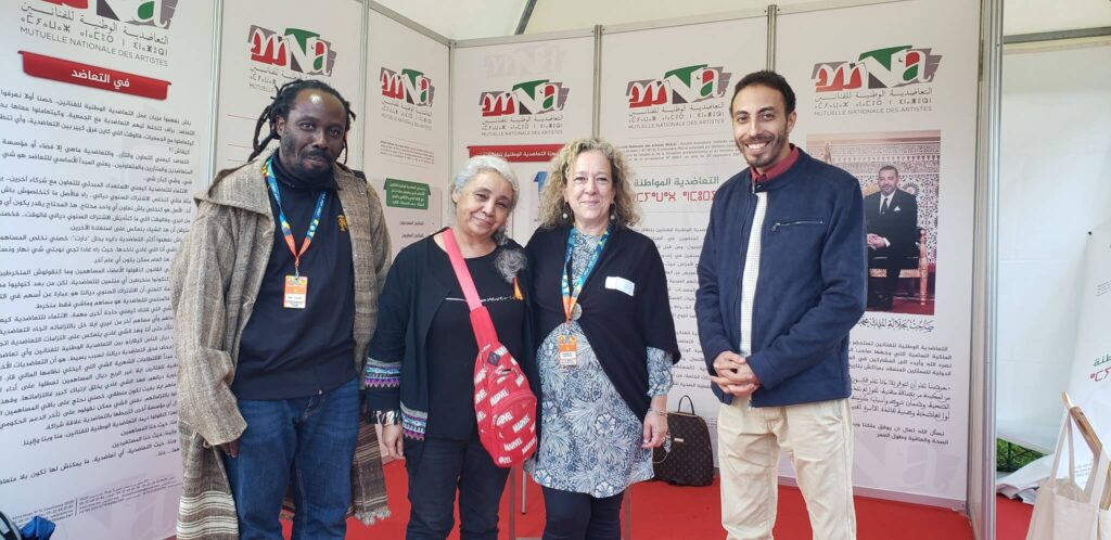 De gauche à droite, Soumaya El Gueddari, soeur du désert (L'Boulevard), Yemoh Odoi (The Minority Globe), et à gauche Jamal Idoumjoud de l'association espoir de Tiznit.